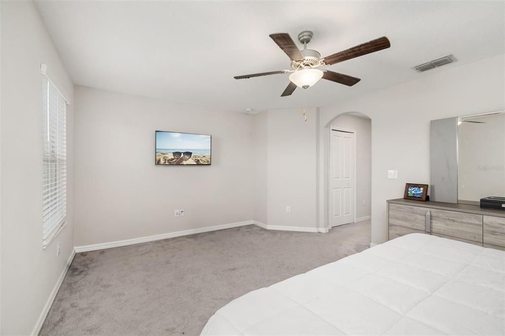 For Rent: $2,195 (3 beds, 2 baths, 1796 Square Feet)