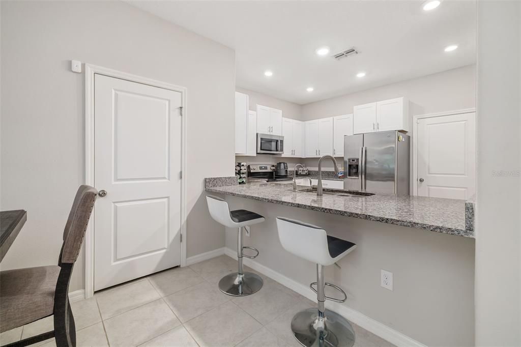 For Rent: $2,195 (3 beds, 2 baths, 1796 Square Feet)