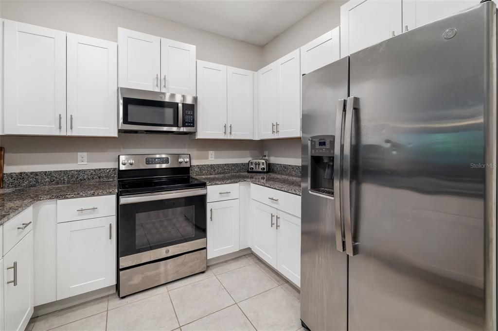 For Rent: $2,195 (3 beds, 2 baths, 1796 Square Feet)