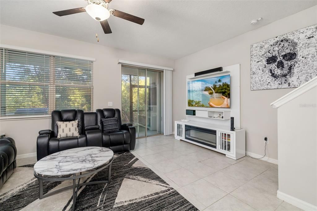 For Rent: $2,195 (3 beds, 2 baths, 1796 Square Feet)