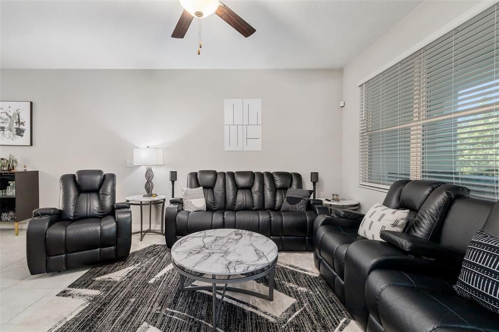 For Rent: $2,195 (3 beds, 2 baths, 1796 Square Feet)