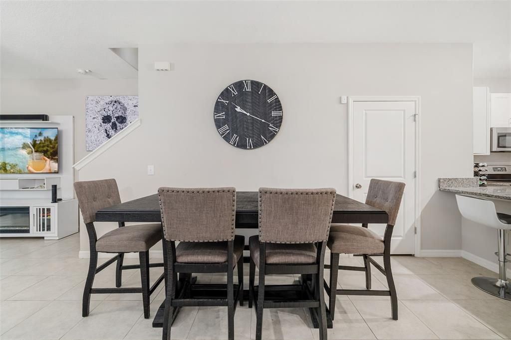 For Rent: $2,195 (3 beds, 2 baths, 1796 Square Feet)