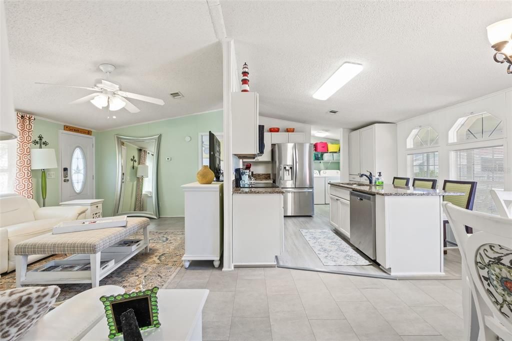 Под контрактом: $225,000 (3 спален, 2 ванн, 1152 Квадратных фут)