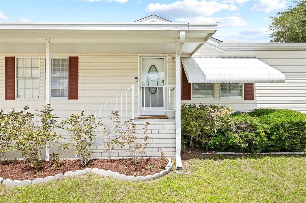 Под контрактом: $225,000 (3 спален, 2 ванн, 1152 Квадратных фут)