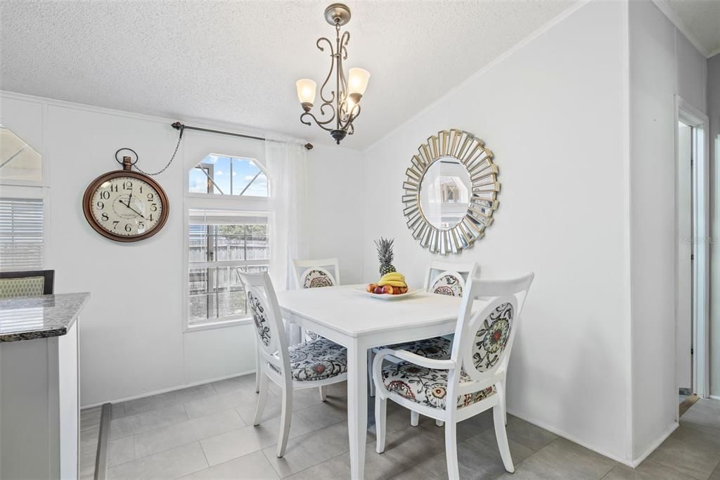 Под контрактом: $225,000 (3 спален, 2 ванн, 1152 Квадратных фут)