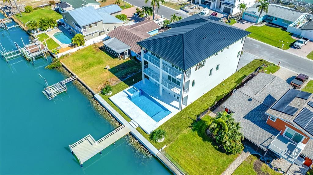 En Venta: $3,699,000 (6 camas, 5 baños, 4848 Pies cuadrados)