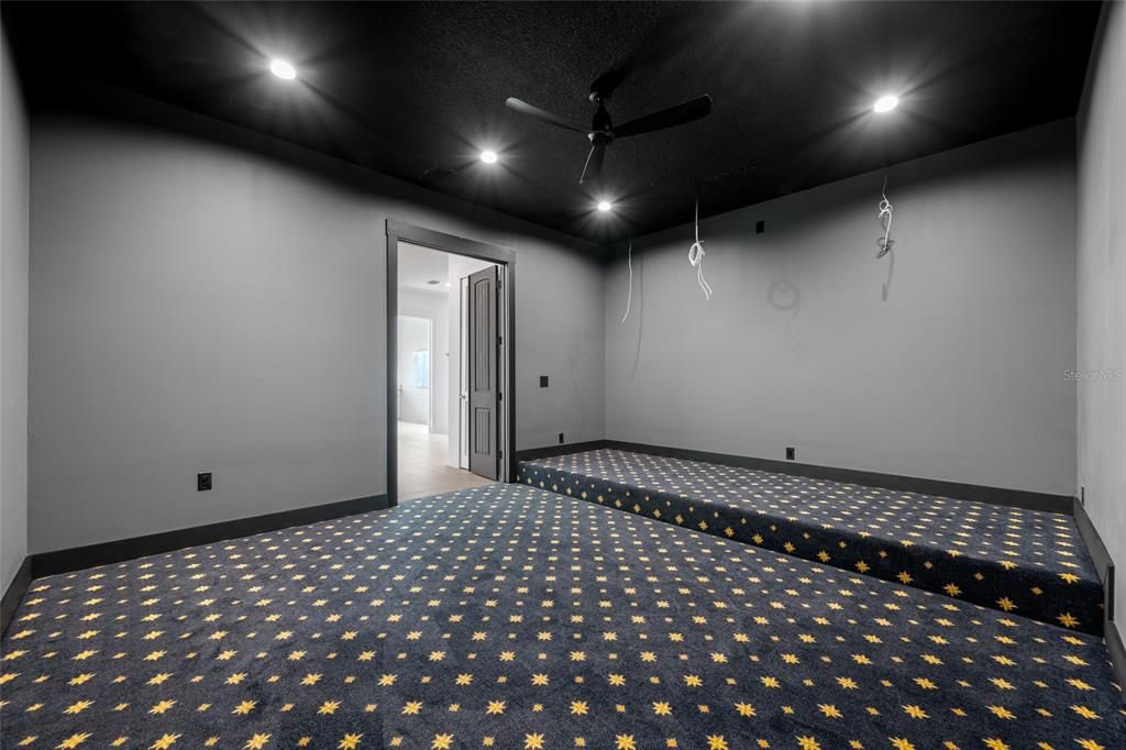 En Venta: $3,699,000 (6 camas, 5 baños, 4848 Pies cuadrados)