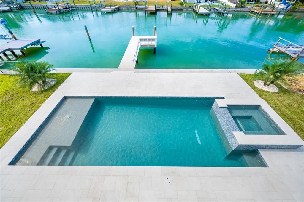 En Venta: $3,699,000 (6 camas, 5 baños, 4848 Pies cuadrados)