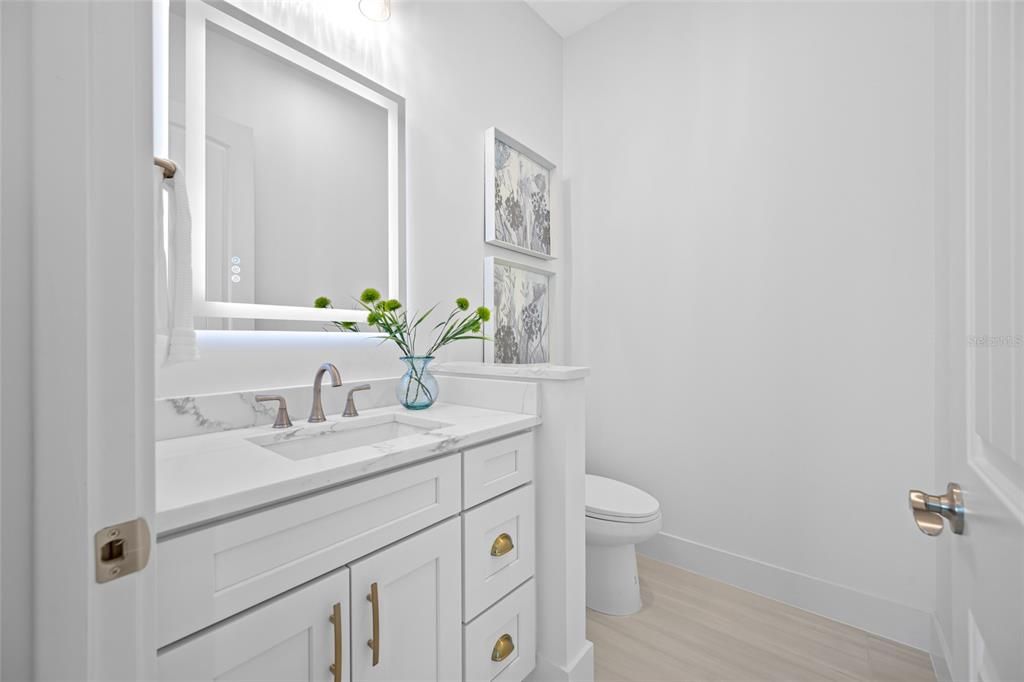 En Venta: $3,699,000 (6 camas, 5 baños, 4848 Pies cuadrados)