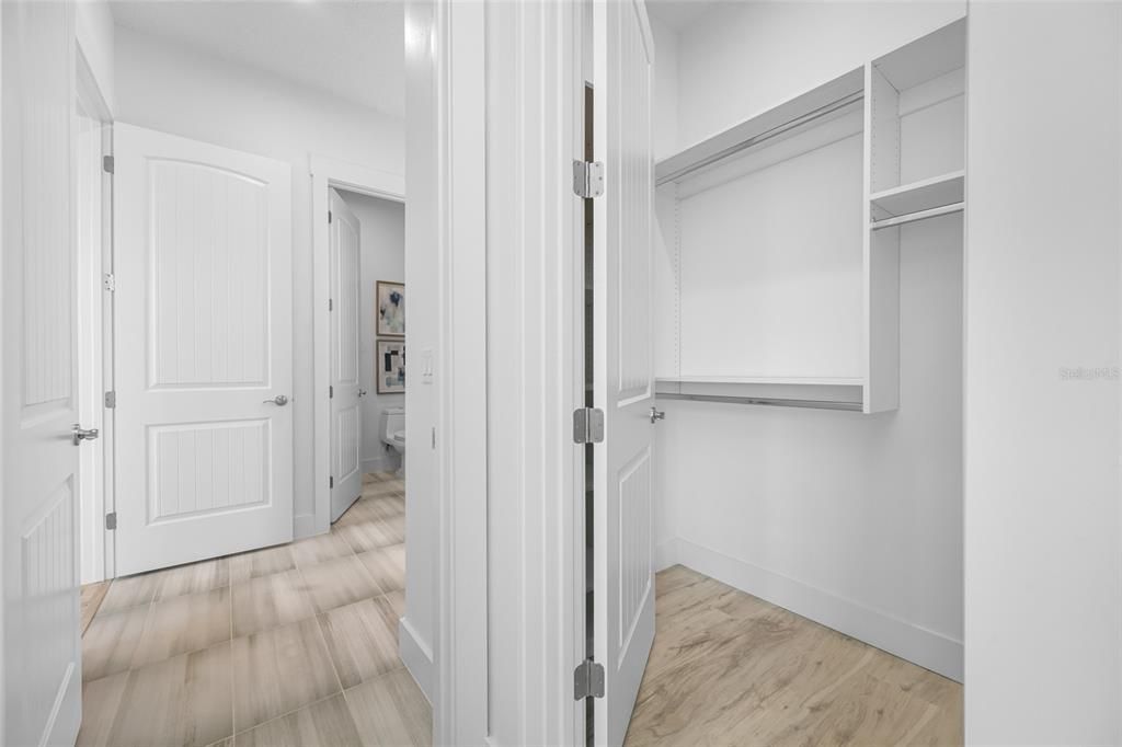 En Venta: $3,699,000 (6 camas, 5 baños, 4848 Pies cuadrados)