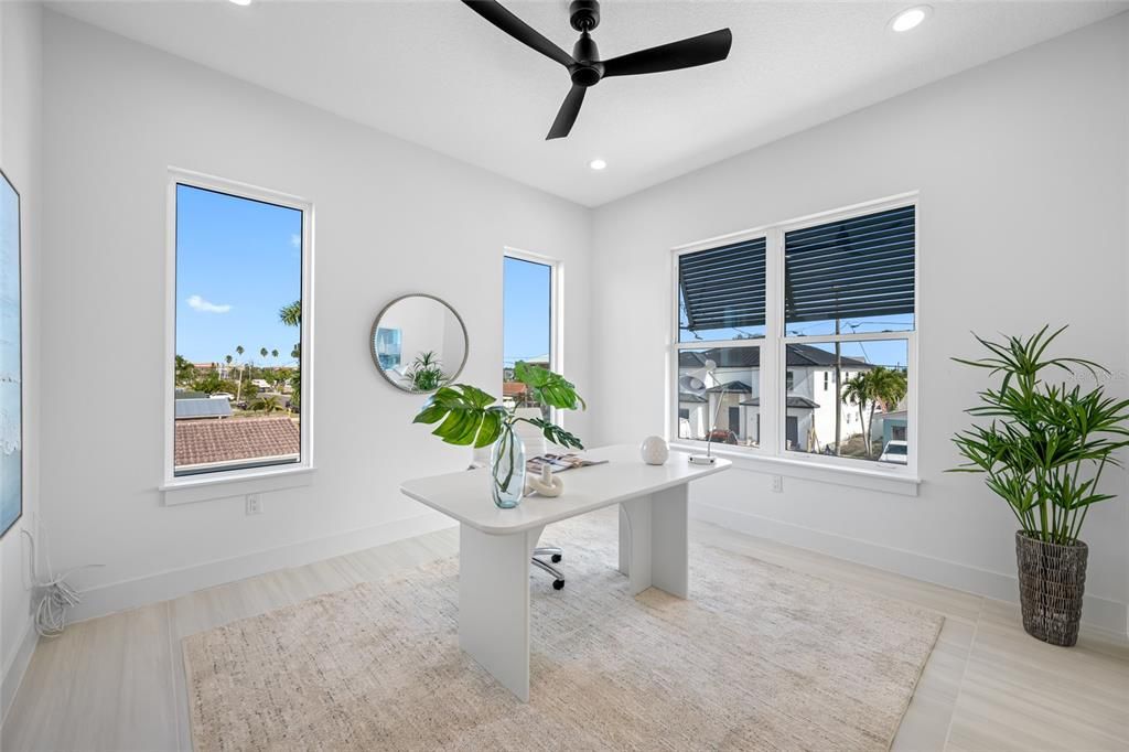 En Venta: $3,699,000 (6 camas, 5 baños, 4848 Pies cuadrados)