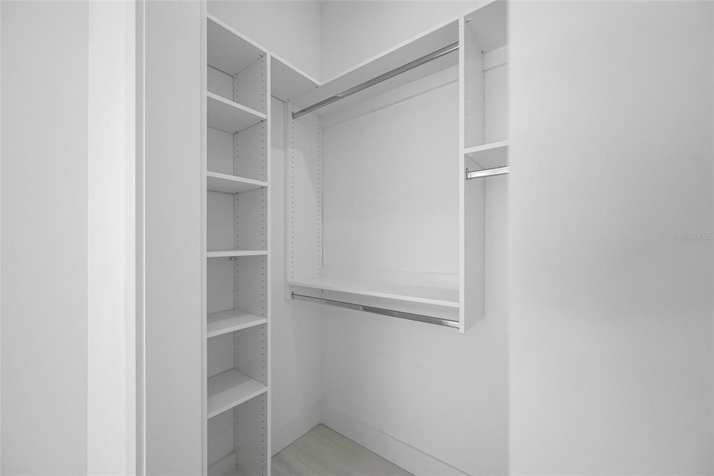 En Venta: $3,699,000 (6 camas, 5 baños, 4848 Pies cuadrados)