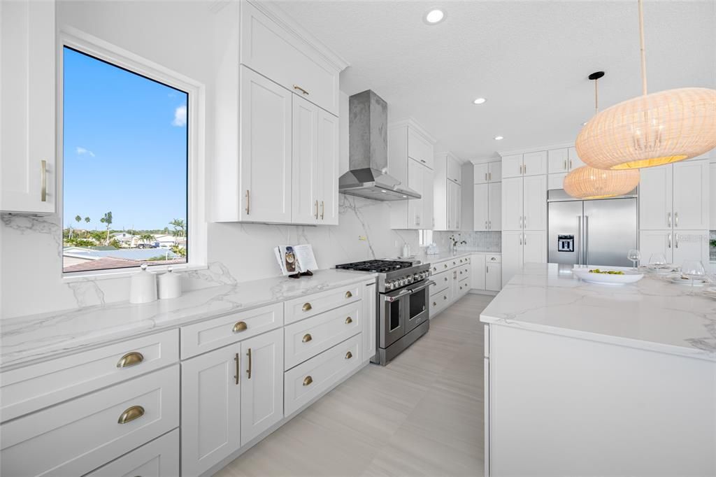 En Venta: $3,699,000 (6 camas, 5 baños, 4848 Pies cuadrados)