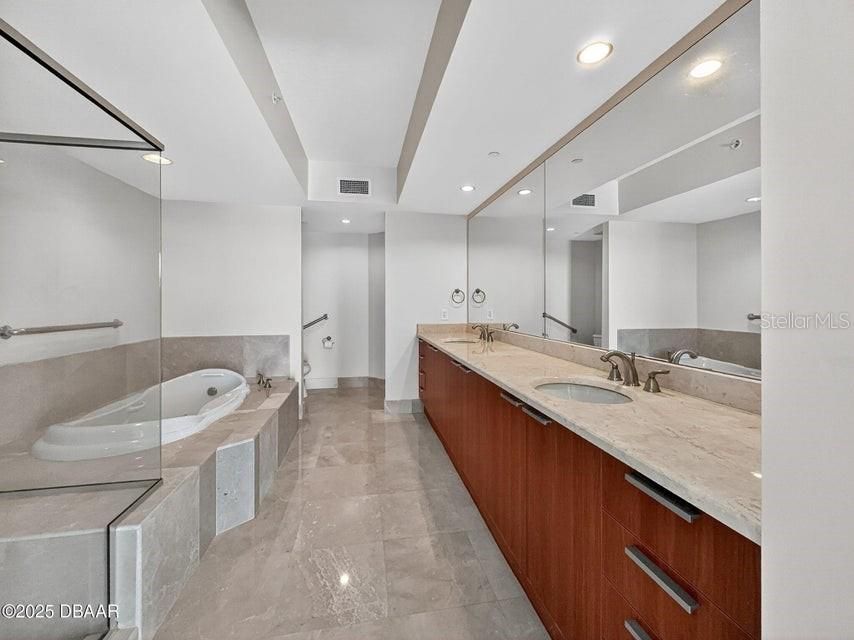 Active With Contract: $349,900 (2 beds, 2 baths, 1843 Square Feet)