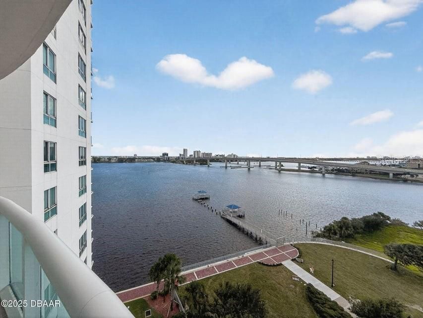 Active With Contract: $349,900 (2 beds, 2 baths, 1843 Square Feet)