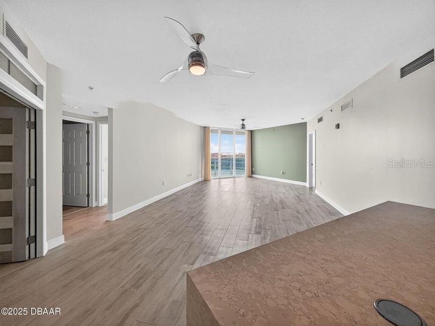 Active With Contract: $349,900 (2 beds, 2 baths, 1843 Square Feet)