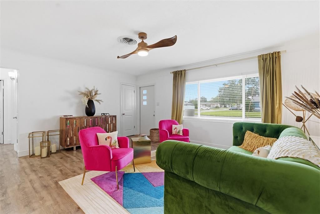 Active With Contract: $385,000 (3 beds, 2 baths, 1396 Square Feet)