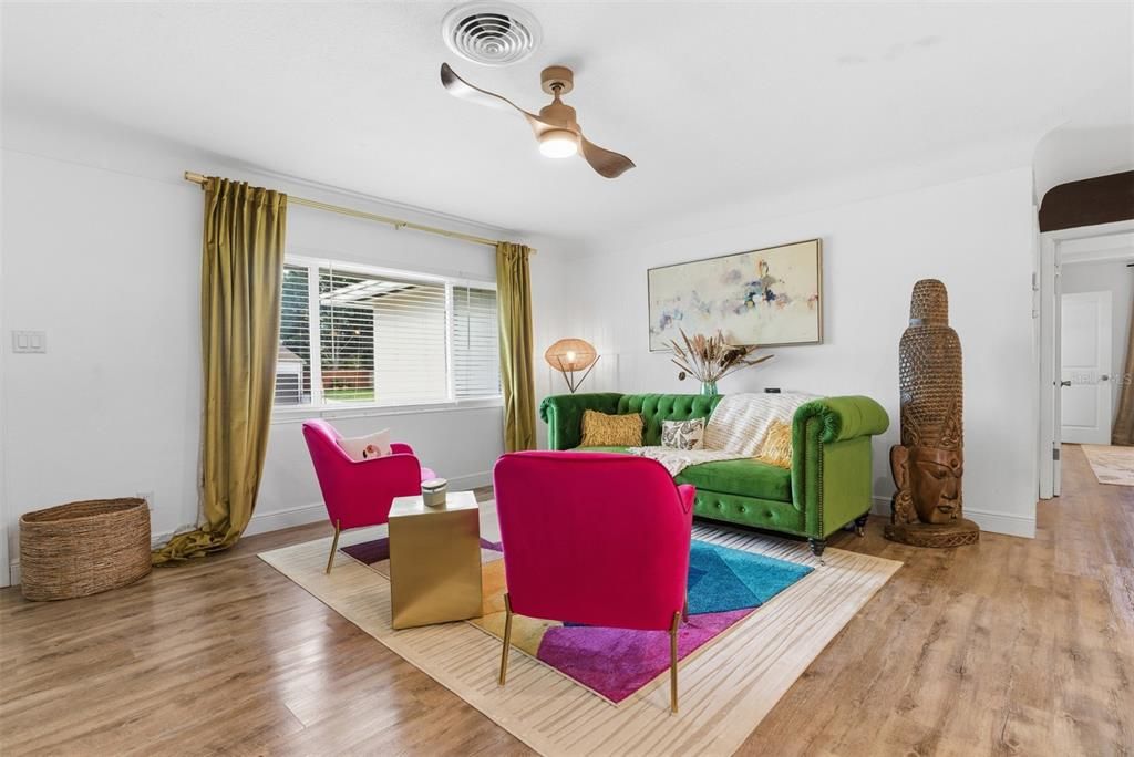 Active With Contract: $385,000 (3 beds, 2 baths, 1396 Square Feet)