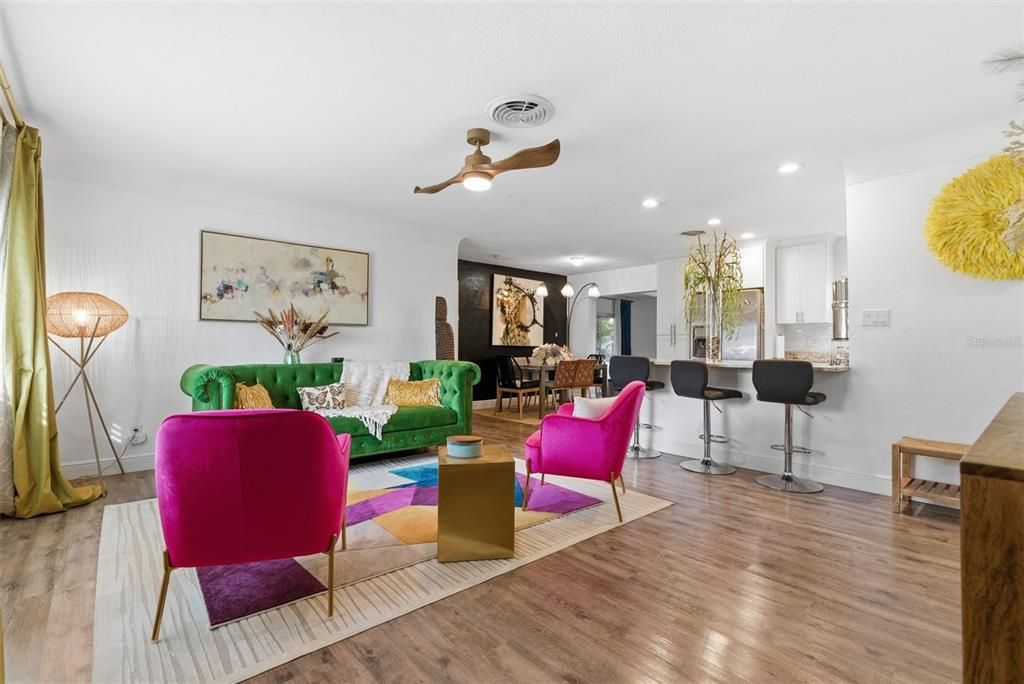 Active With Contract: $385,000 (3 beds, 2 baths, 1396 Square Feet)