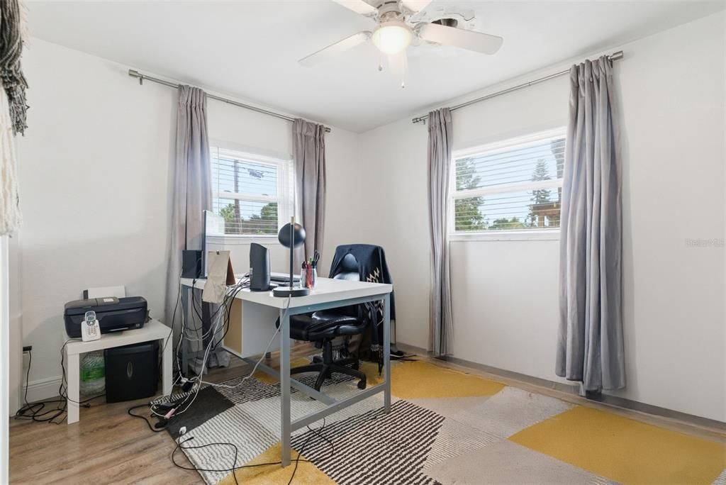 Active With Contract: $385,000 (3 beds, 2 baths, 1396 Square Feet)