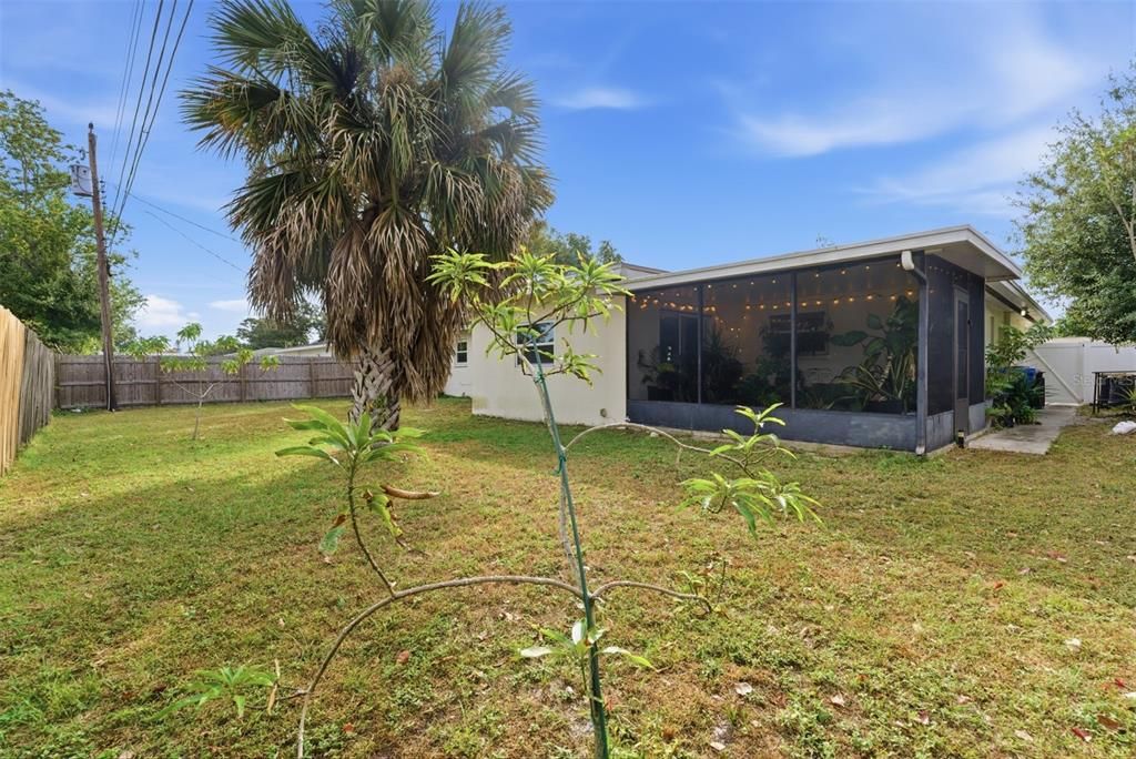 Active With Contract: $385,000 (3 beds, 2 baths, 1396 Square Feet)