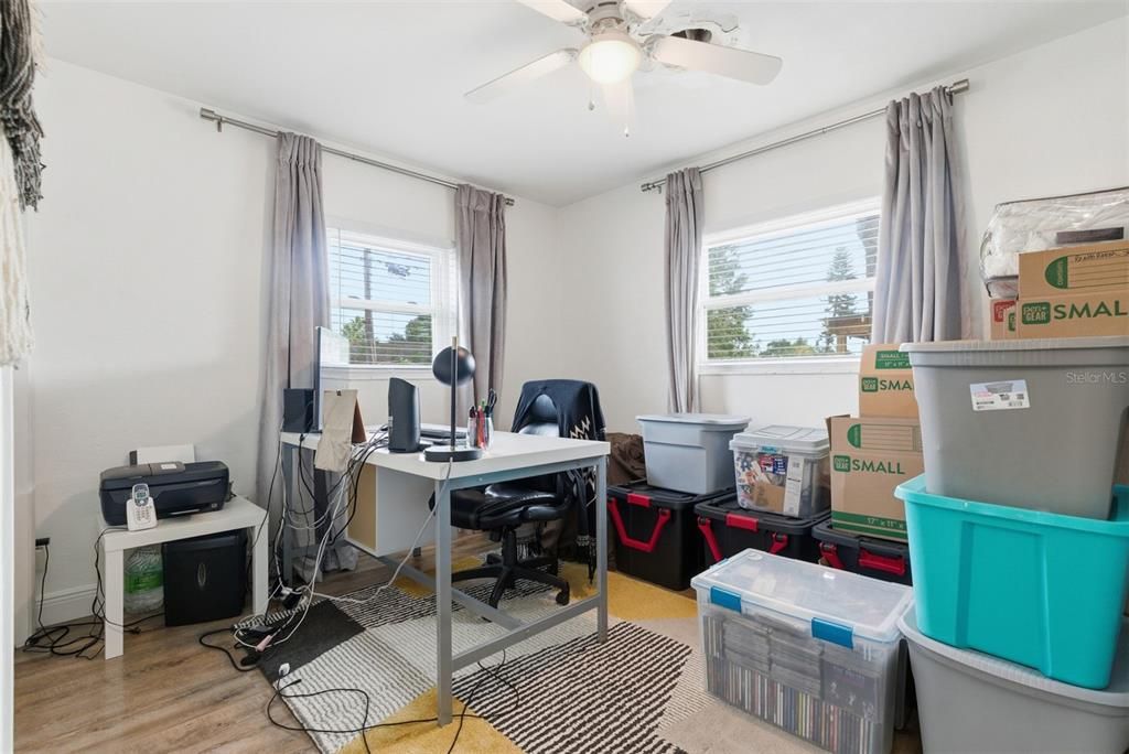 Active With Contract: $385,000 (3 beds, 2 baths, 1396 Square Feet)