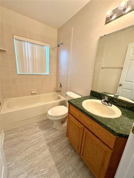 出租: $2,200 (3 贝兹, 2 浴室, 1742 平方英尺)