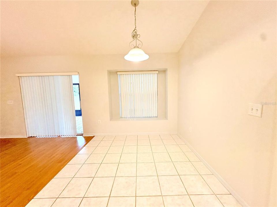 出租: $2,200 (3 贝兹, 2 浴室, 1742 平方英尺)