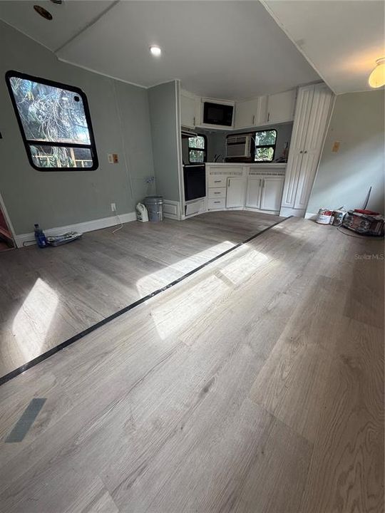 出租: $2,200 (2 贝兹, 1 浴室, 912 平方英尺)