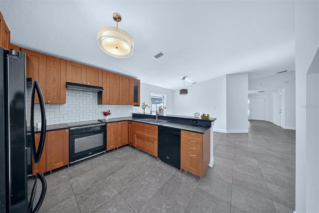 待售: $424,990 (3 贝兹, 2 浴室, 1627 平方英尺)