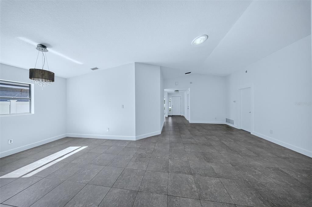 待售: $424,990 (3 贝兹, 2 浴室, 1627 平方英尺)