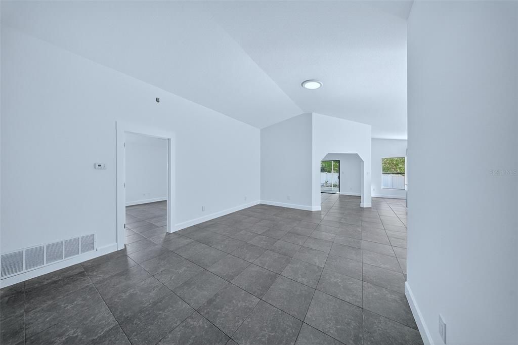 待售: $424,990 (3 贝兹, 2 浴室, 1627 平方英尺)