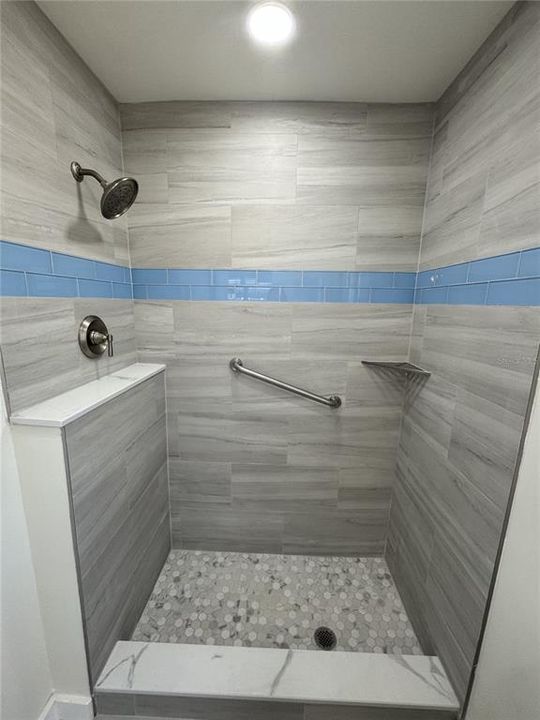 На продажу: $199,000 (2 спален, 2 ванн, 945 Квадратных фут)