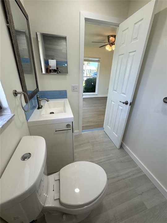 На продажу: $199,000 (2 спален, 2 ванн, 945 Квадратных фут)