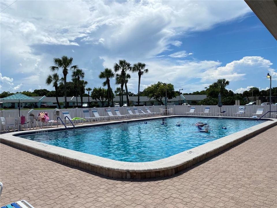 На продажу: $199,000 (2 спален, 2 ванн, 945 Квадратных фут)