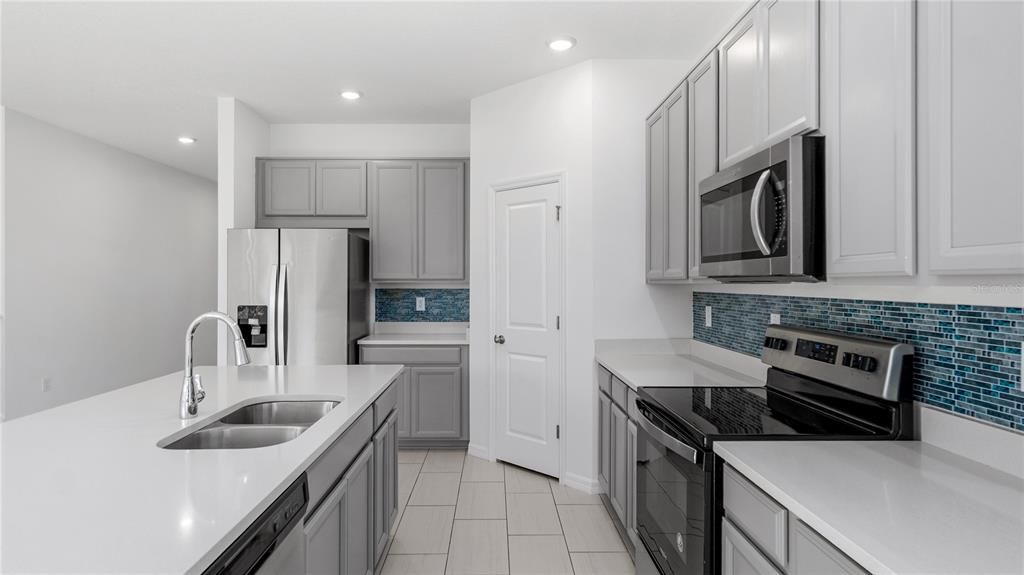 For Sale: $469,000 (5 beds, 4 baths, 3126 Square Feet)