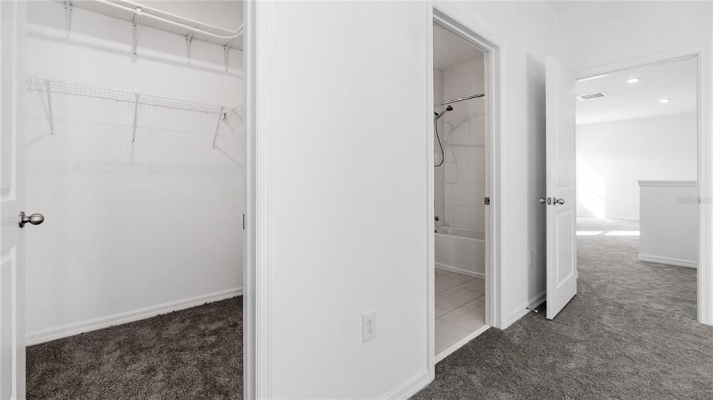 For Sale: $469,000 (5 beds, 4 baths, 3126 Square Feet)