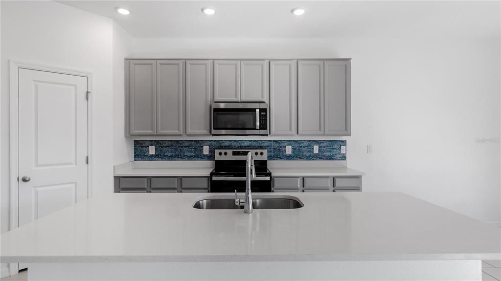 For Sale: $469,000 (5 beds, 4 baths, 3126 Square Feet)