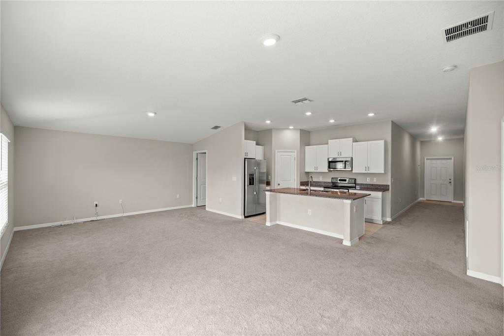 For Sale: $282,000 (3 beds, 2 baths, 1554 Square Feet)