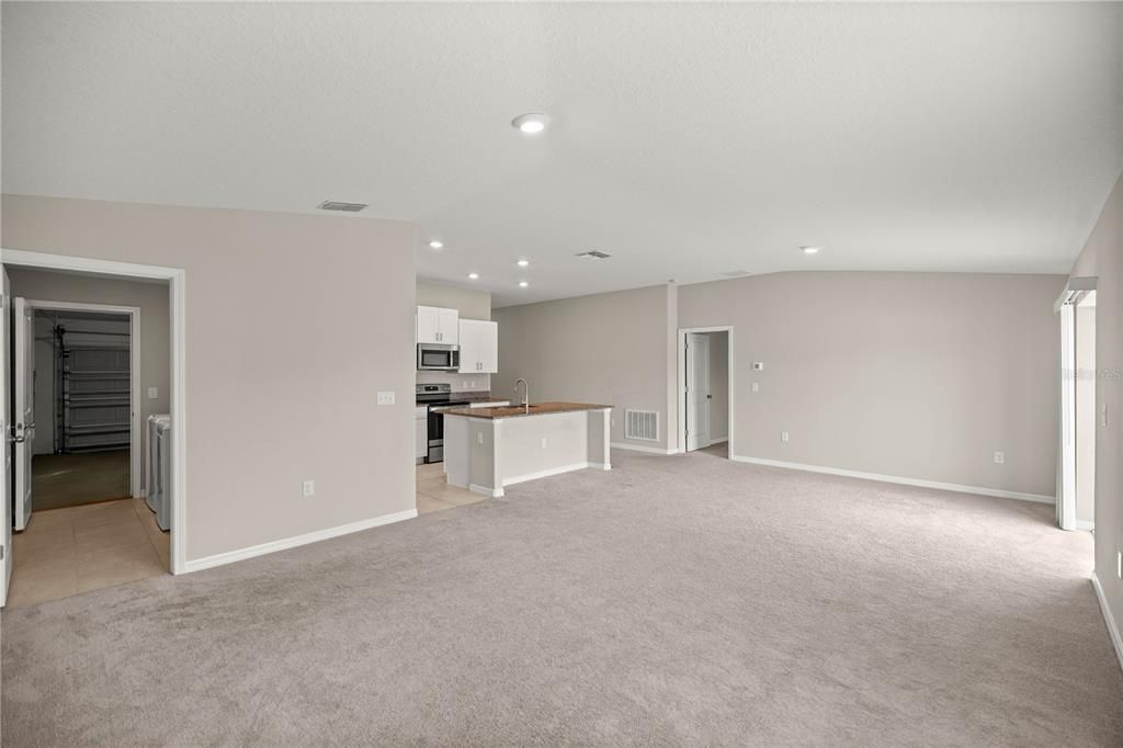 For Sale: $282,000 (3 beds, 2 baths, 1554 Square Feet)