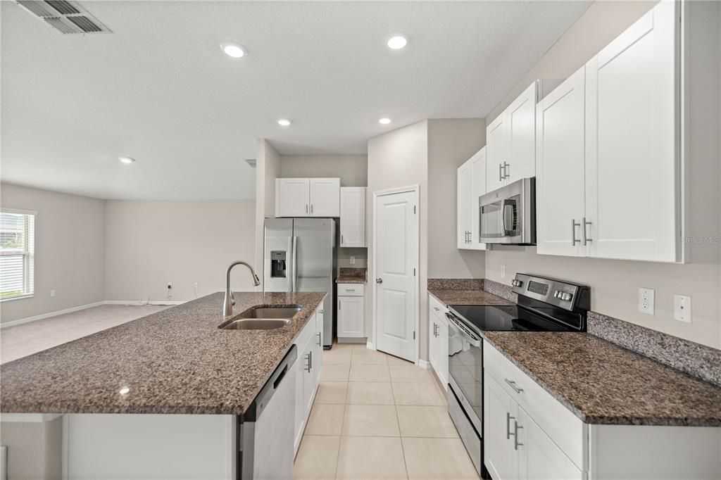 For Sale: $282,000 (3 beds, 2 baths, 1554 Square Feet)