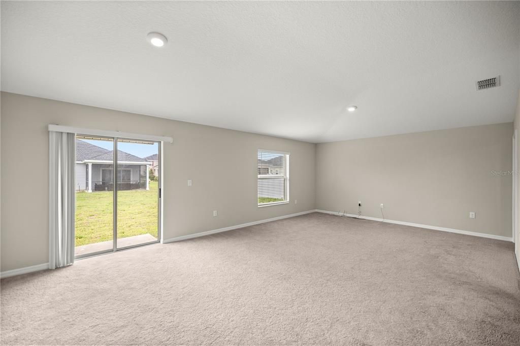 For Sale: $282,000 (3 beds, 2 baths, 1554 Square Feet)