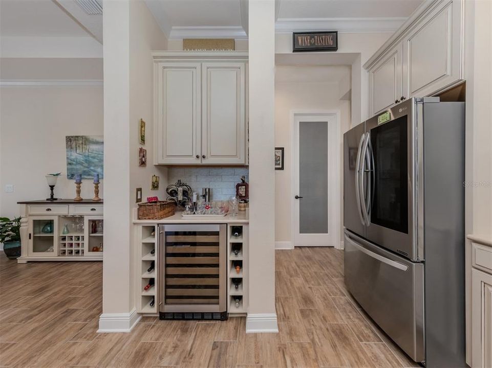 Active With Contract: $550,000 (3 beds, 2 baths, 2427 Square Feet)