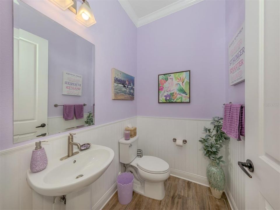 Active With Contract: $550,000 (3 beds, 2 baths, 2427 Square Feet)