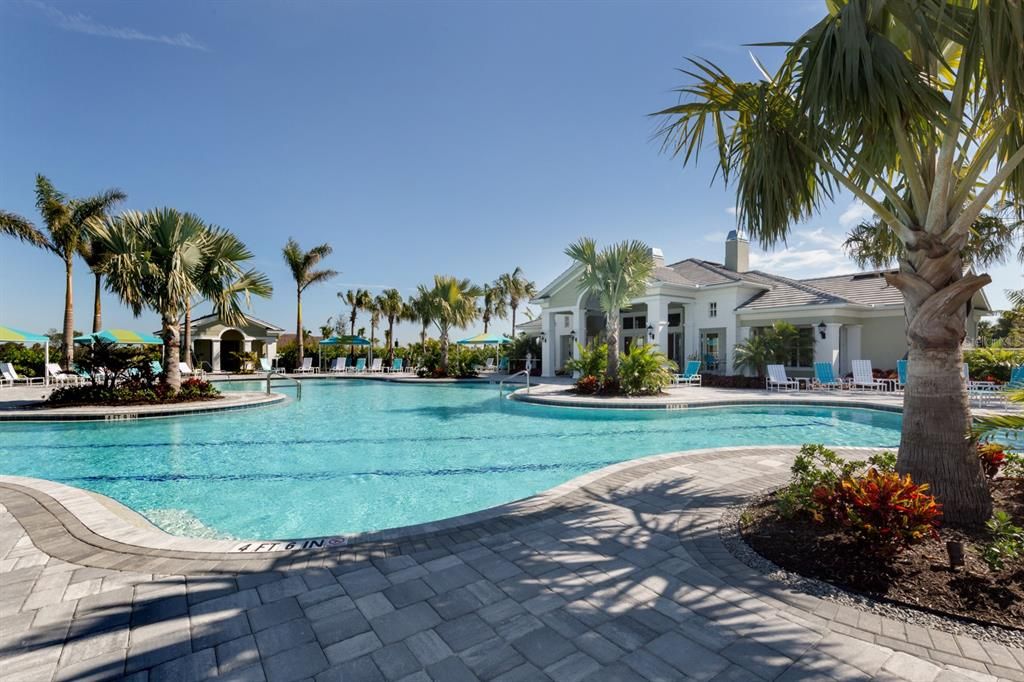 Active With Contract: $550,000 (3 beds, 2 baths, 2427 Square Feet)