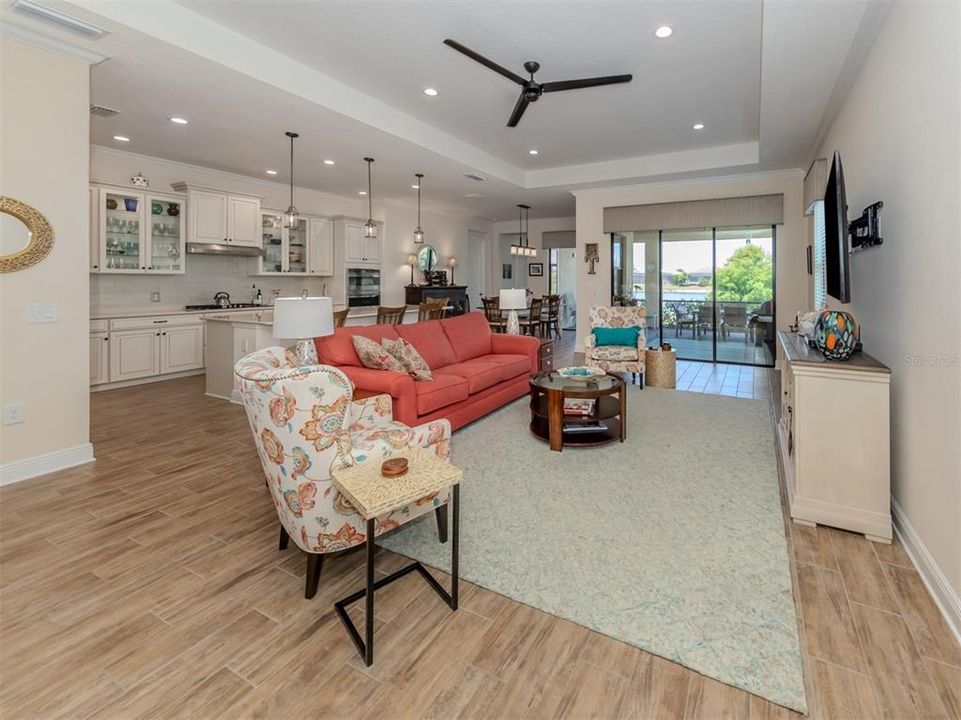 Active With Contract: $550,000 (3 beds, 2 baths, 2427 Square Feet)