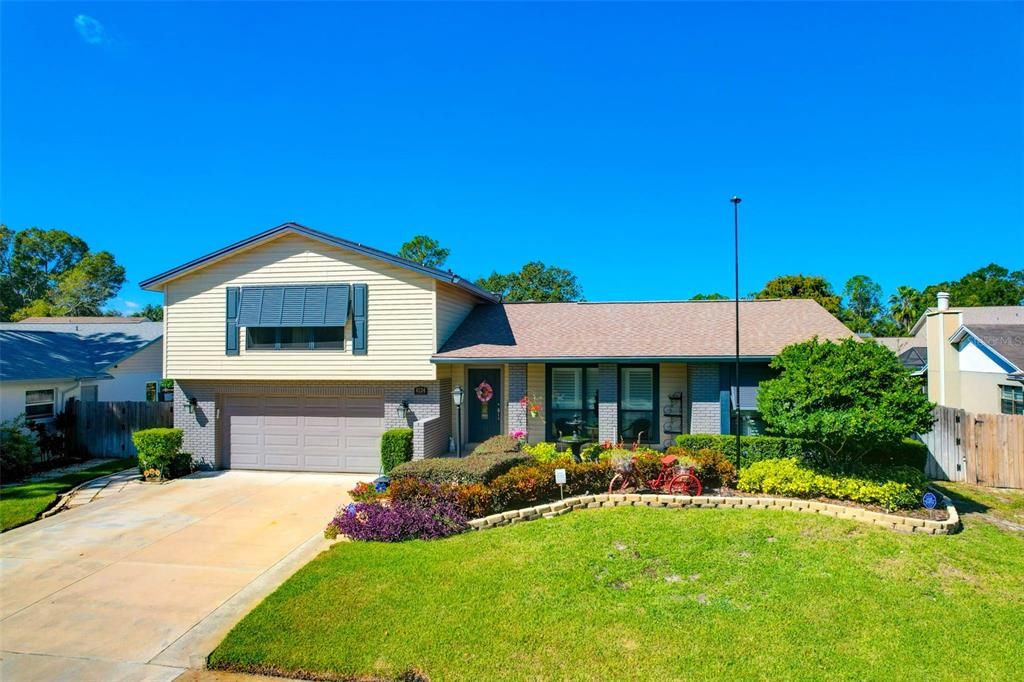 Под контрактом: $525,000 (3 спален, 2 ванн, 2055 Квадратных фут)