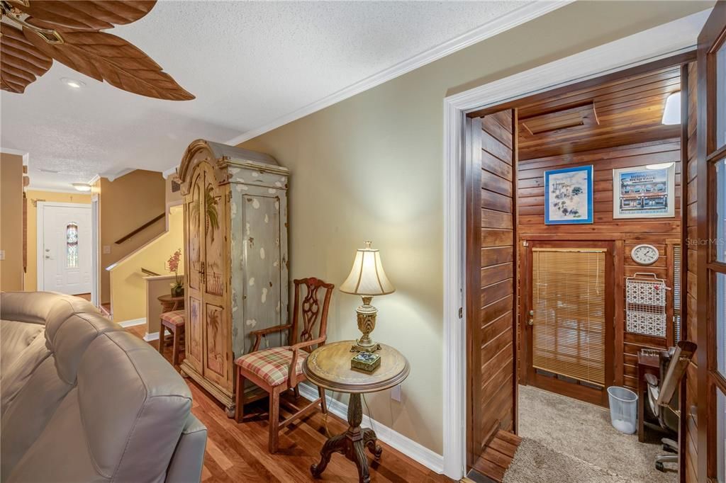 Под контрактом: $525,000 (3 спален, 2 ванн, 2055 Квадратных фут)