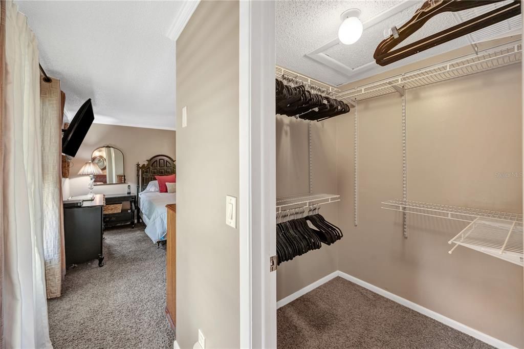 Под контрактом: $525,000 (3 спален, 2 ванн, 2055 Квадратных фут)