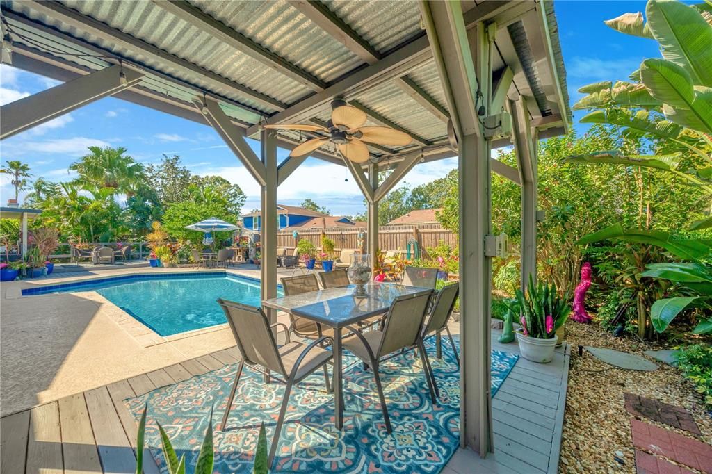 Под контрактом: $525,000 (3 спален, 2 ванн, 2055 Квадратных фут)